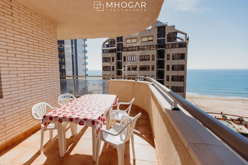 Calpe - Beautiful apartment located in the second line of the beach for sale!